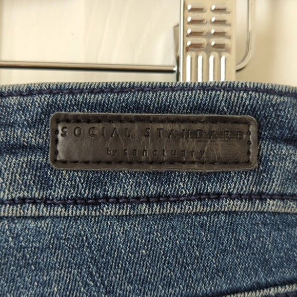 Social Standard by Sanctuary Dark Wash High Rise Cropped Straight Leg Jeans 6 - Picture 14 of 16